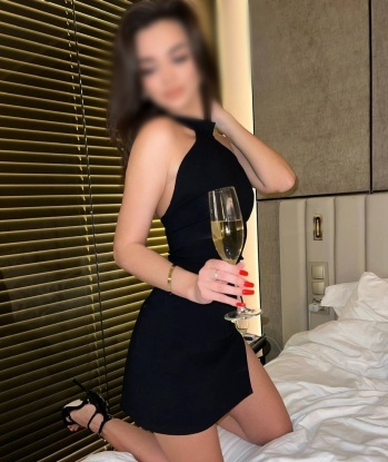 Оля